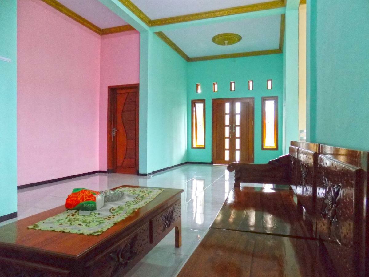Bed and Breakfast Osingvacation Tamansuruh Exterior foto
